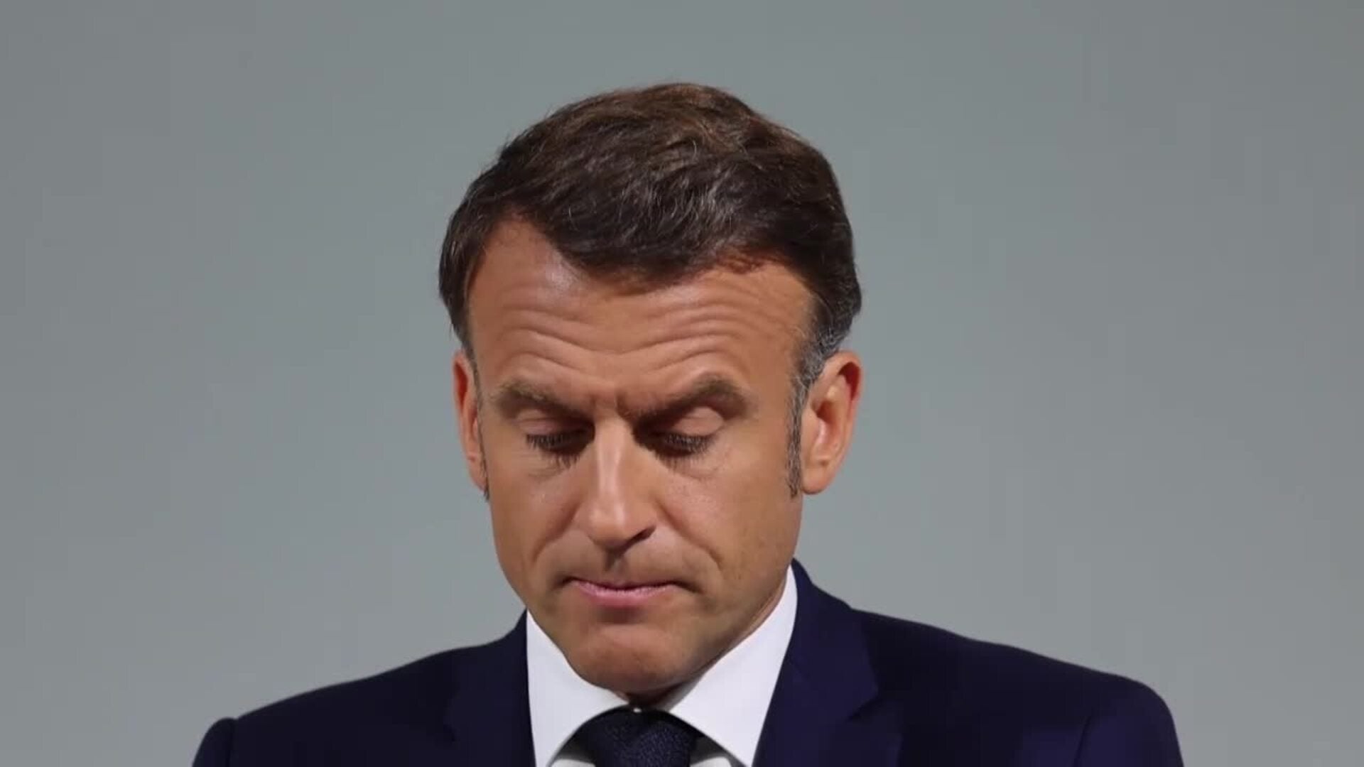 Macron se propone como respuesta a los extremos políticos de ambos lados