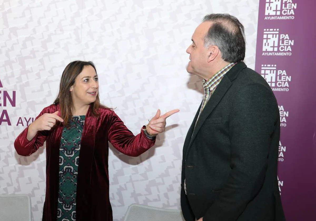 La alcaldesa de Palencia, Miriam Andrés, junto al portavoz de ¡Vamos Palencia!, Domiciano Curiel, en una imagen de archivo