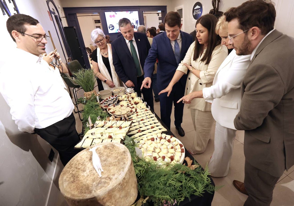 . El presidente de la junta Alfonso Fernández mañueco, asiste en Madrid a la presentación de la II edición de Fromago Cheese Experience