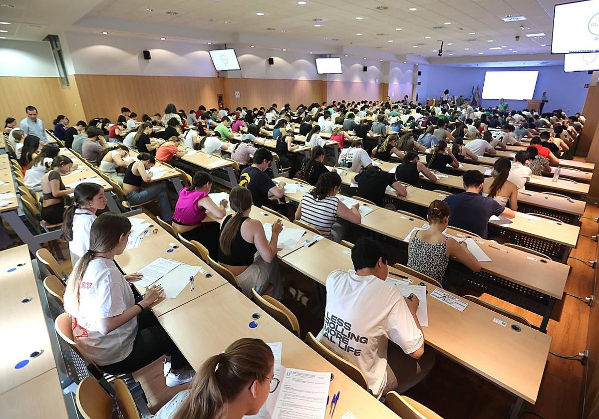 Examen de Selectividad 2024 en Córdoba