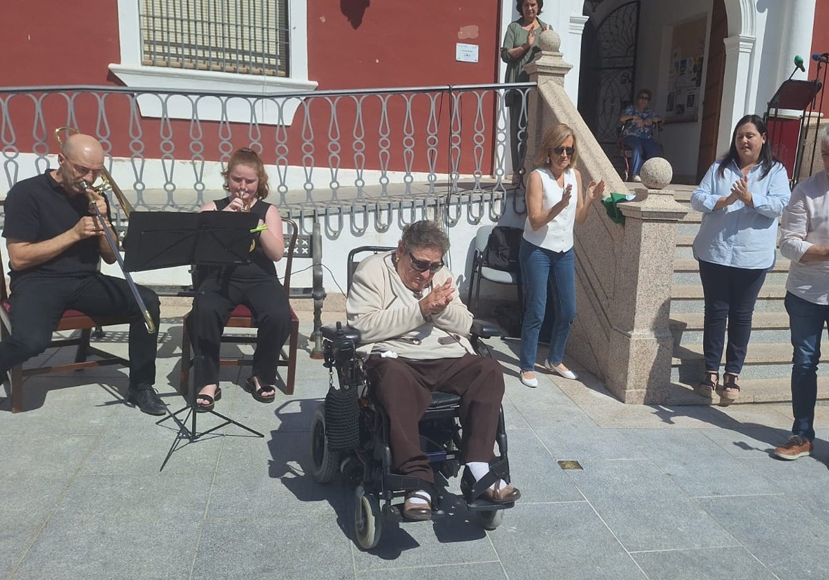 Homenaje a la víctima de los nazis, con presencia de sus familiares