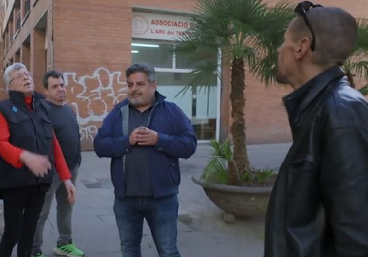 Un instante del programa 'Apatrullando' en el Raval