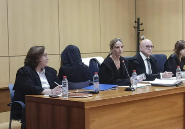 Condenan a 23 años de cárcel a la joven que degolló a su madre y convivió cuatro meses con el cadáver