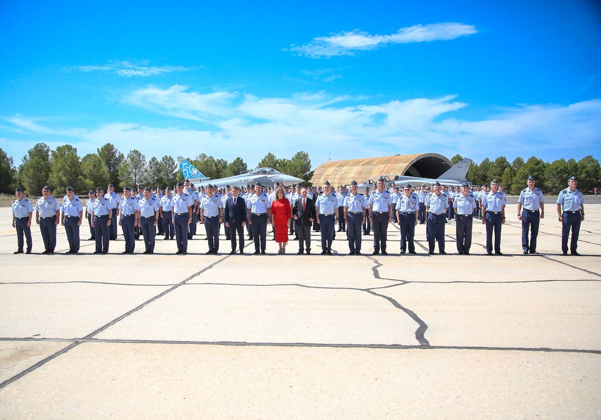 Autoridades durante el acto militar celebrado en Albacete