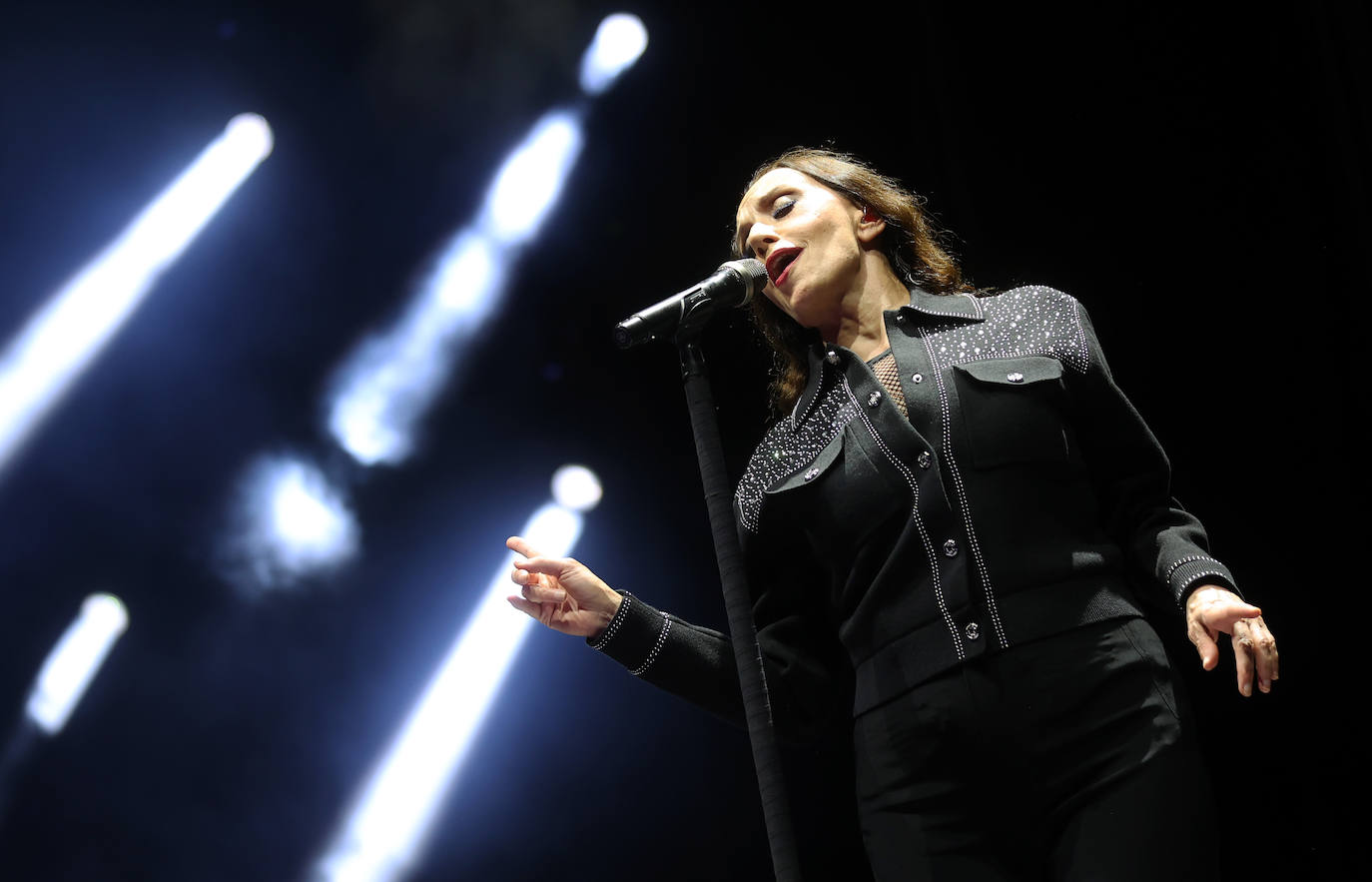 Las mejores imágenes del concierto de Luz Casal en Córdoba