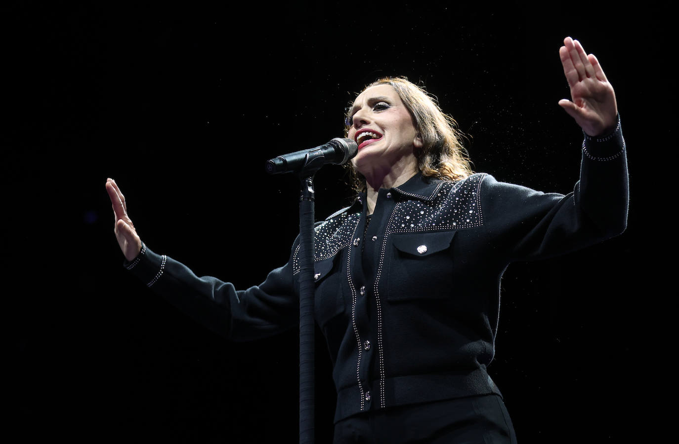 Las mejores imágenes del concierto de Luz Casal en Córdoba