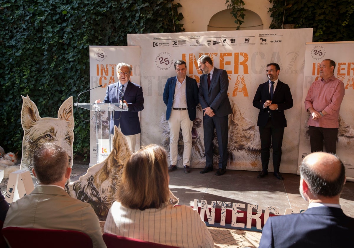 El presidente de la Institución provincial, durante la presentación del evento cinegético