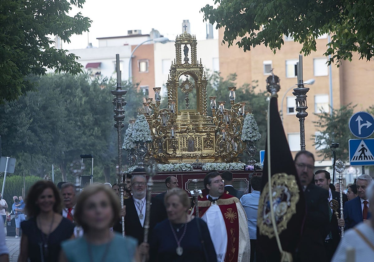 La Custodia de la hermandad de la Sagrada Cena, en la procesión de 2022
