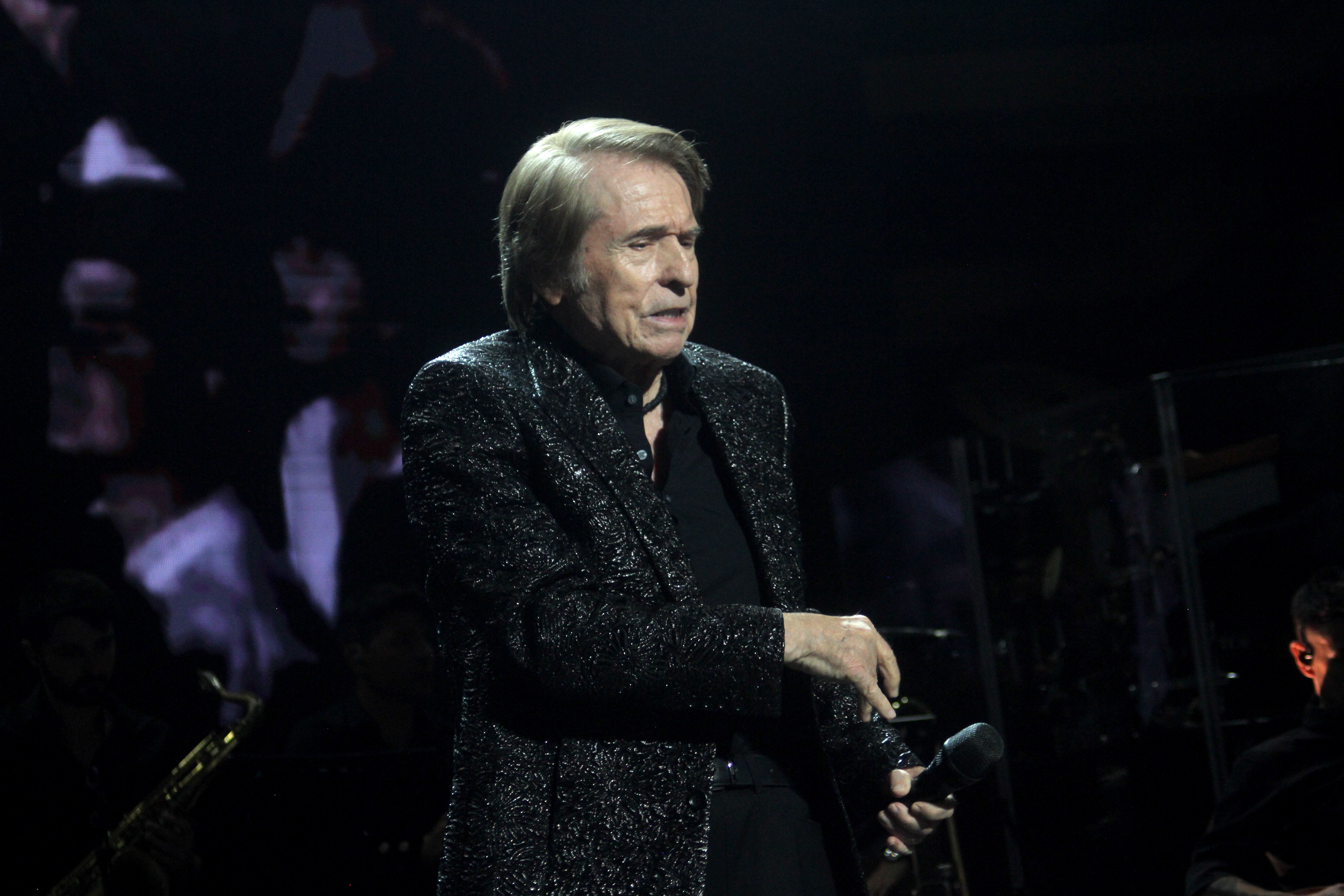 Fotos: el vibrante concierto de Raphael en Cabra