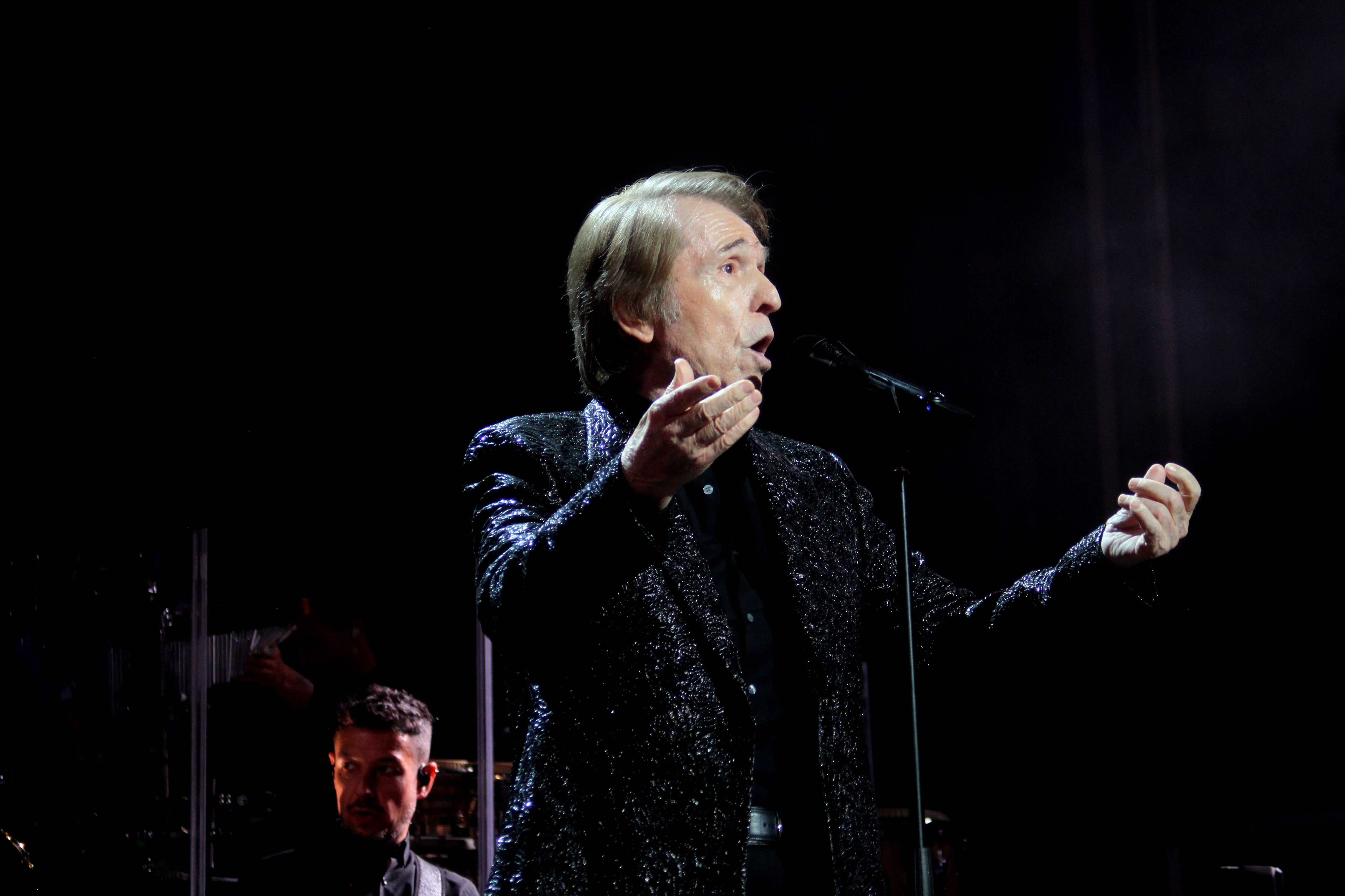 Fotos: el vibrante concierto de Raphael en Cabra