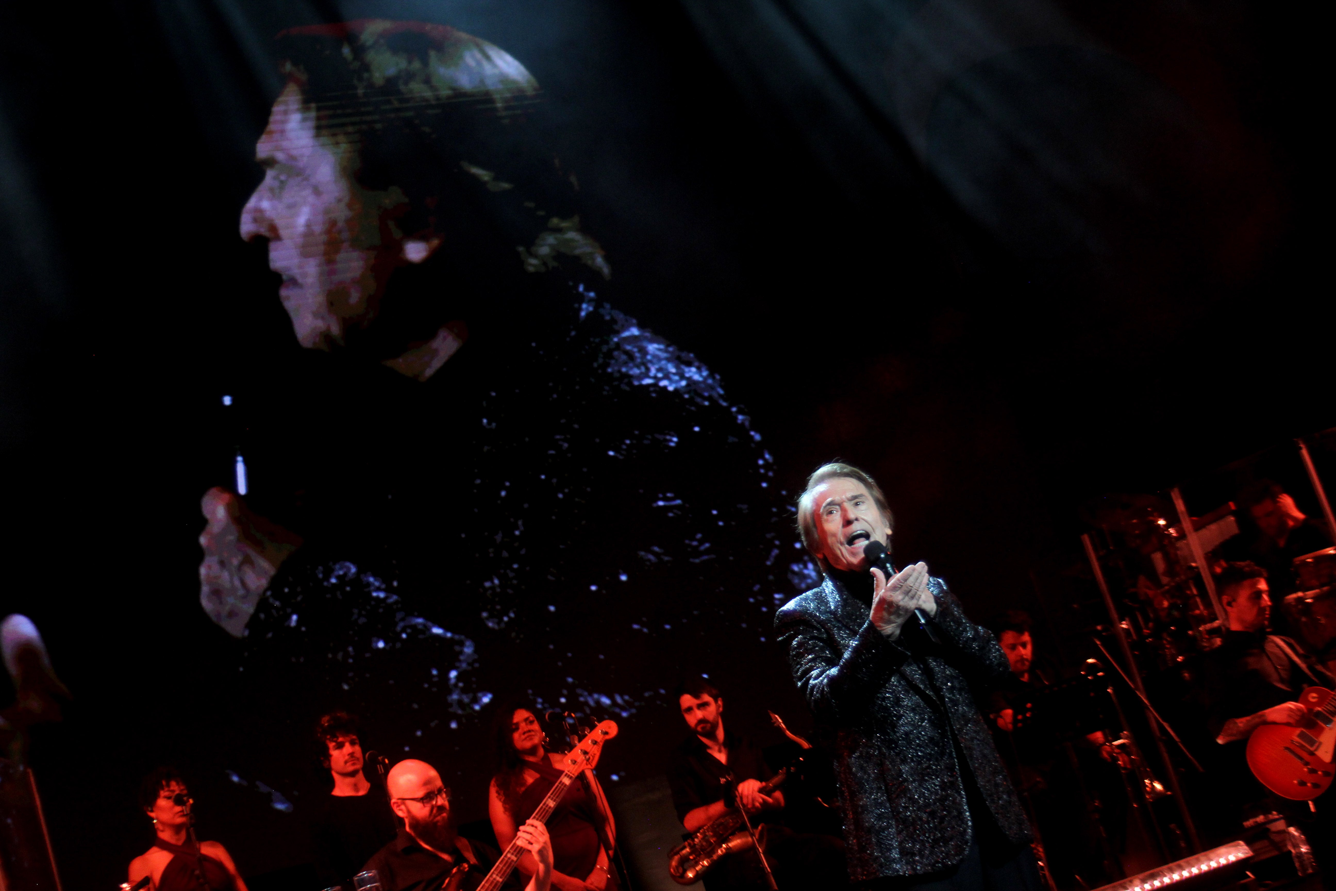 Fotos: el vibrante concierto de Raphael en Cabra