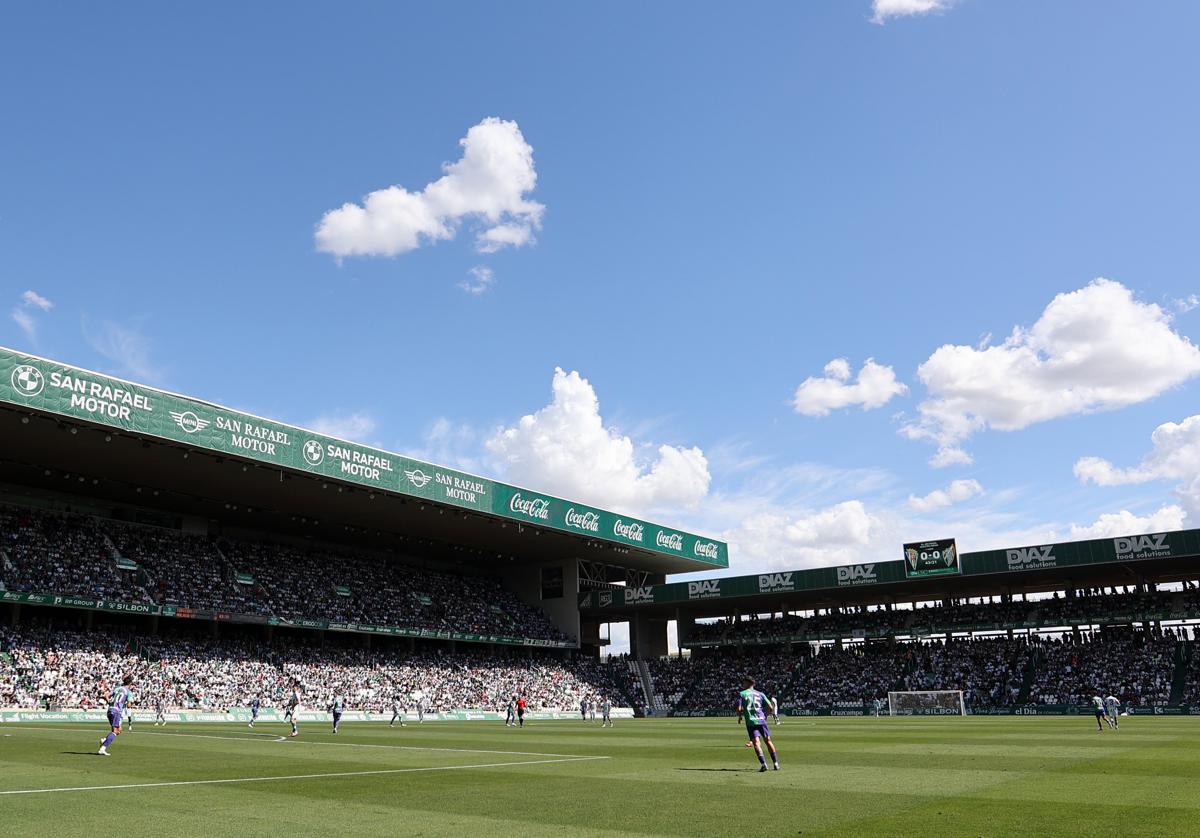 Panorámica del estadio El Arcángel en el partido del Córdoba frente al Málaga del play off