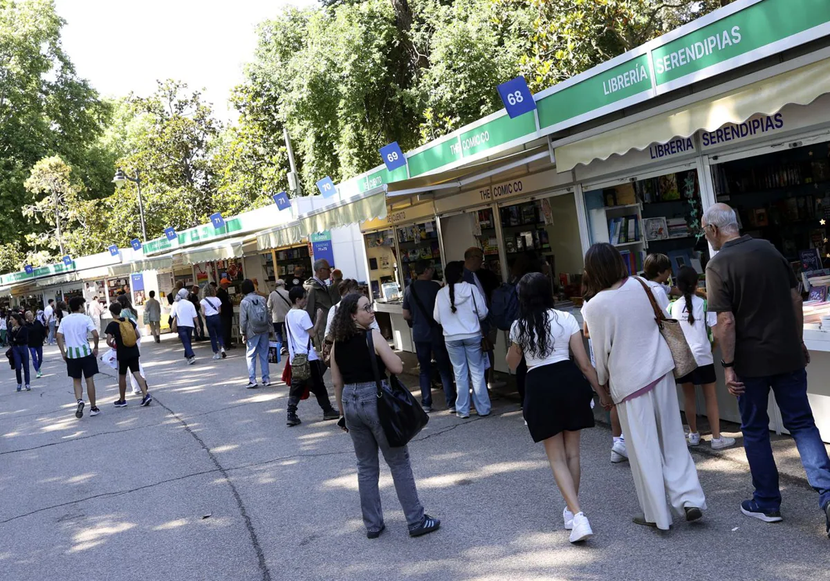 Las casetas de la Feria del Libro de Madrid, el pasado martes