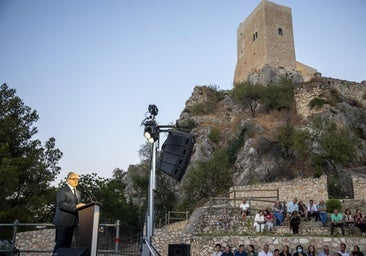 Salvador Fuentes inaugura el castillo de Luque tras su rehabilitación