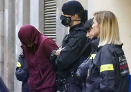 Detención del violador del Igualada, en su piso de la calle San Sebastián, en abril de 2022