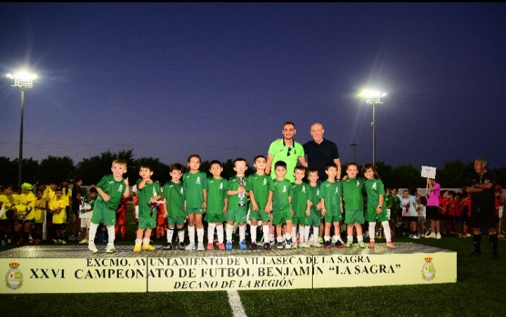 Julián Calero, padrino de lujo en las bodas de plata del Campeonato de Fútbol Benjamín La Sagra