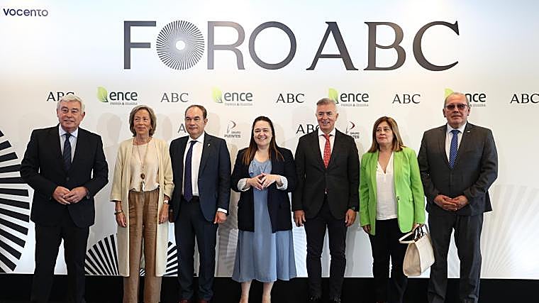 Los asistentes al Foro ABC con Alfonso Rueda celebrado este martes en la sede de Vocento