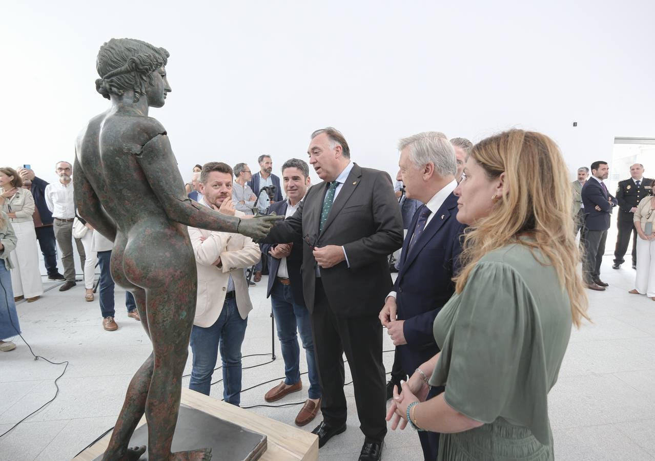 Las mejores imágenes de los Efebos de Pedro Abad tras su restauración