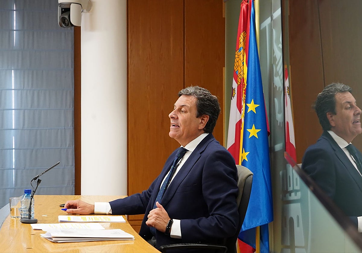 El portavoz de la Junta de Castilla y León, Carlos Fernández Carriedo, este jueves en la rueda de prensa posterior al Consejo de Gobierno