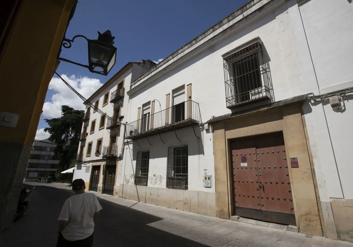 Casa de la calle Carbonell y Morand en que se levantará el nuevo centro