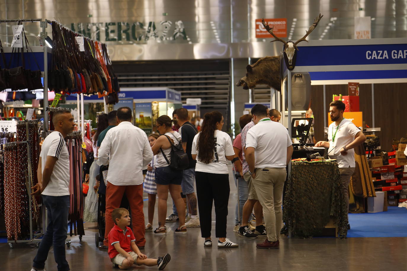 Fotos: el animado ambiente en Intercaza en Córdoba