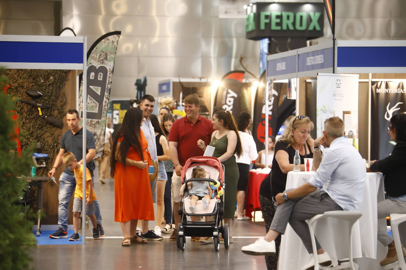 Fotos: el animado ambiente en Intercaza en Córdoba