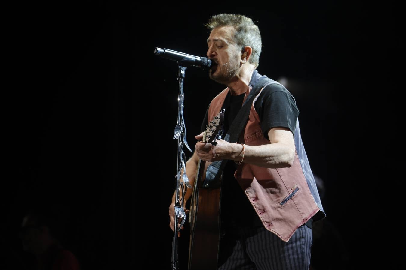 Manolo García enamora al público cordobés con un concierto único en imágenes