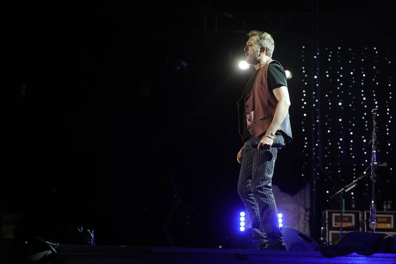 Manolo García enamora al público cordobés con un concierto único en imágenes