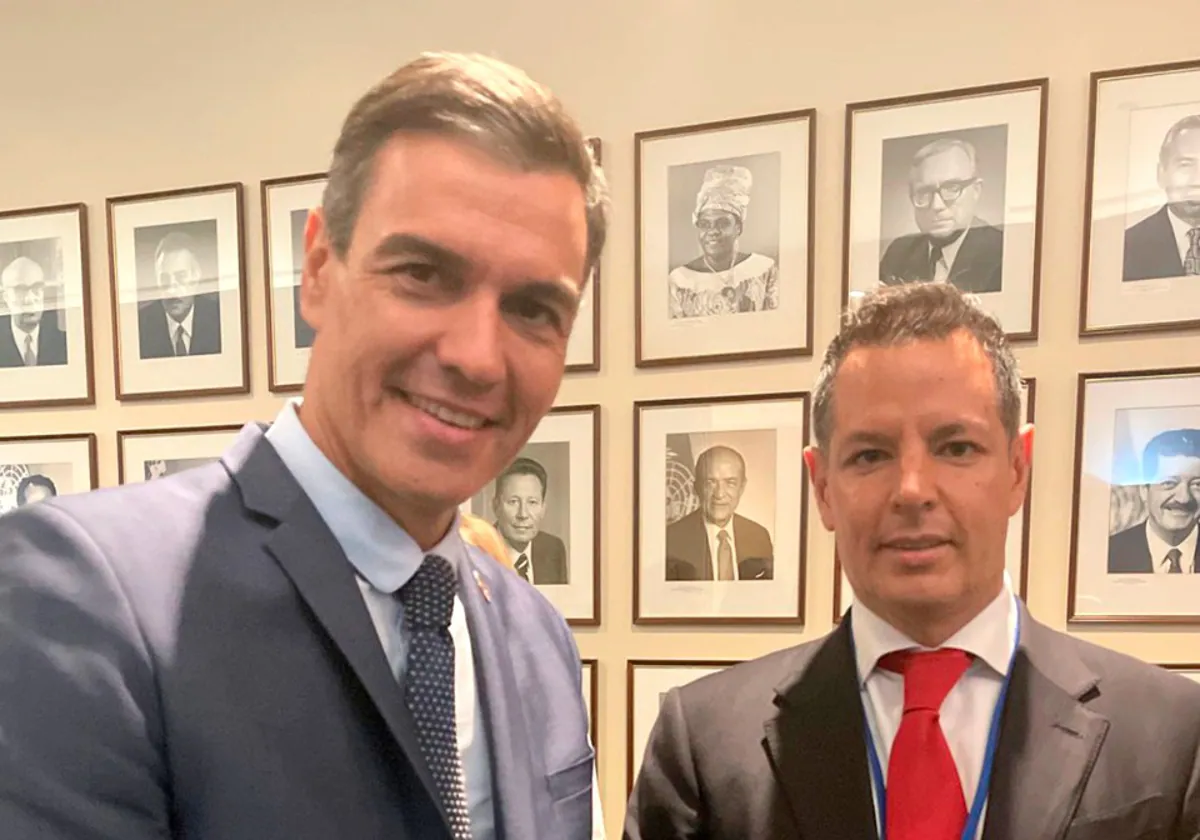 Pedro Sánchez con el exgobernador de Oaxaca (México), Alejandro Murat, en septiembre de 2022