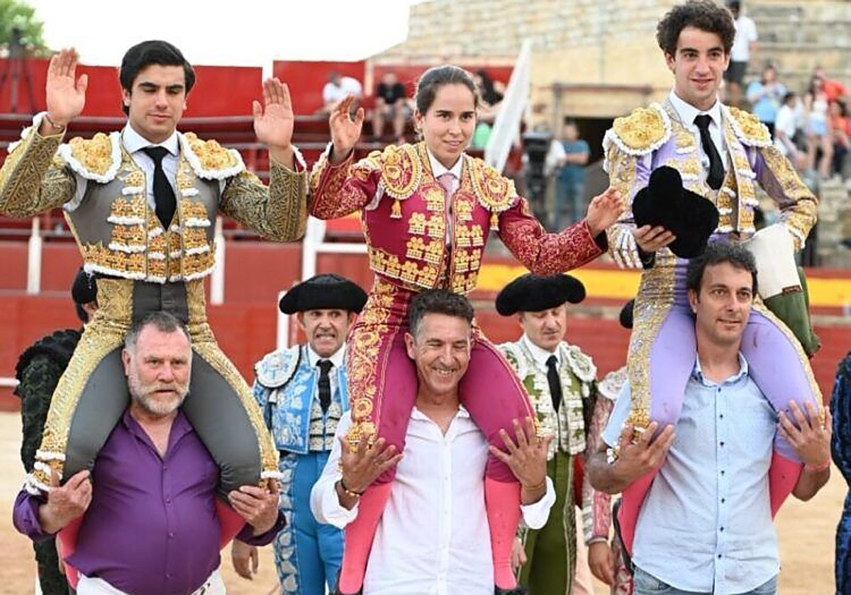 Jesús Enrique Colombo, Carla Otero y Víctor Hernández acabaron la tarde a hombros en Trillo