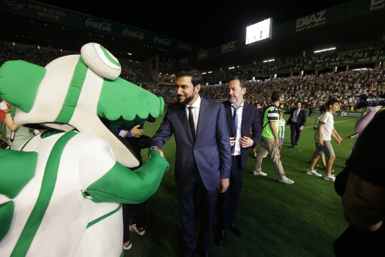 Fotos: la emotiva celebración del ascenso del Córdoba CF en El Arcángel