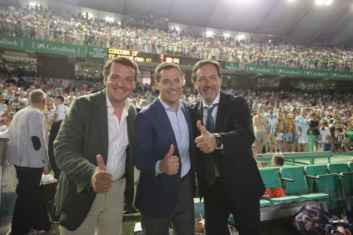 Fotos: la emotiva celebración del ascenso del Córdoba CF en El Arcángel