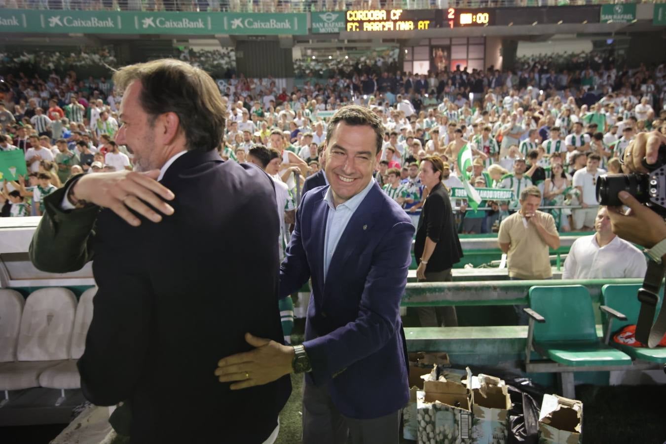 Fotos: la emotiva celebración del ascenso del Córdoba CF en El Arcángel