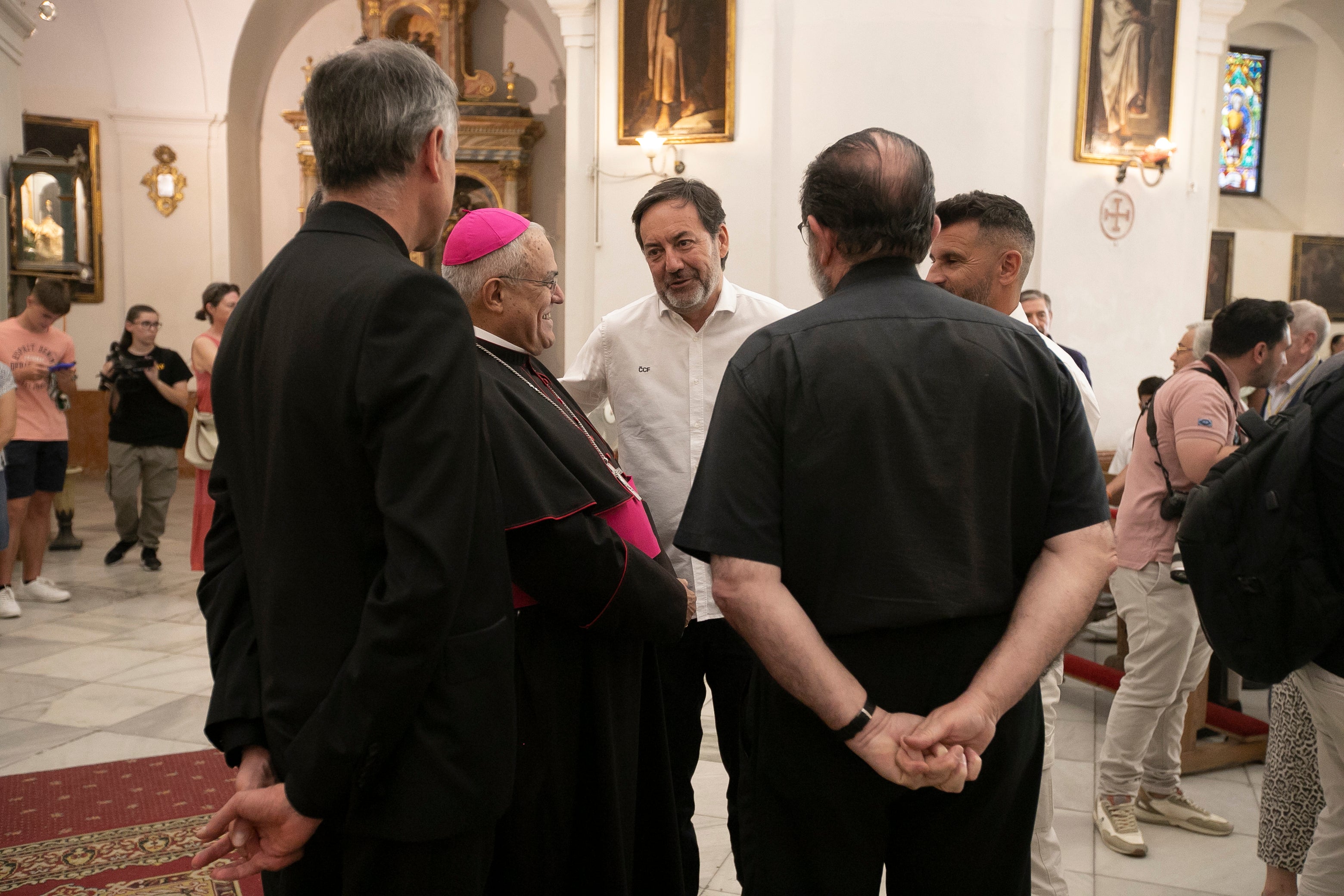 La celebración del ascenso del Córdoba en imágenes: visita a San Rafael y el Ayuntamiento