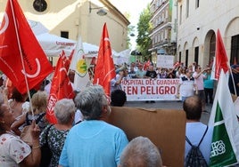 Protesta de vecinos del Guadiato por recortes de servicios en el Hospital de Peñarroya