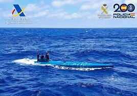 Hunden un 'narcosubmarino' cargado de cocaína en la costa de Cádiz para evitar la intervención de la droga