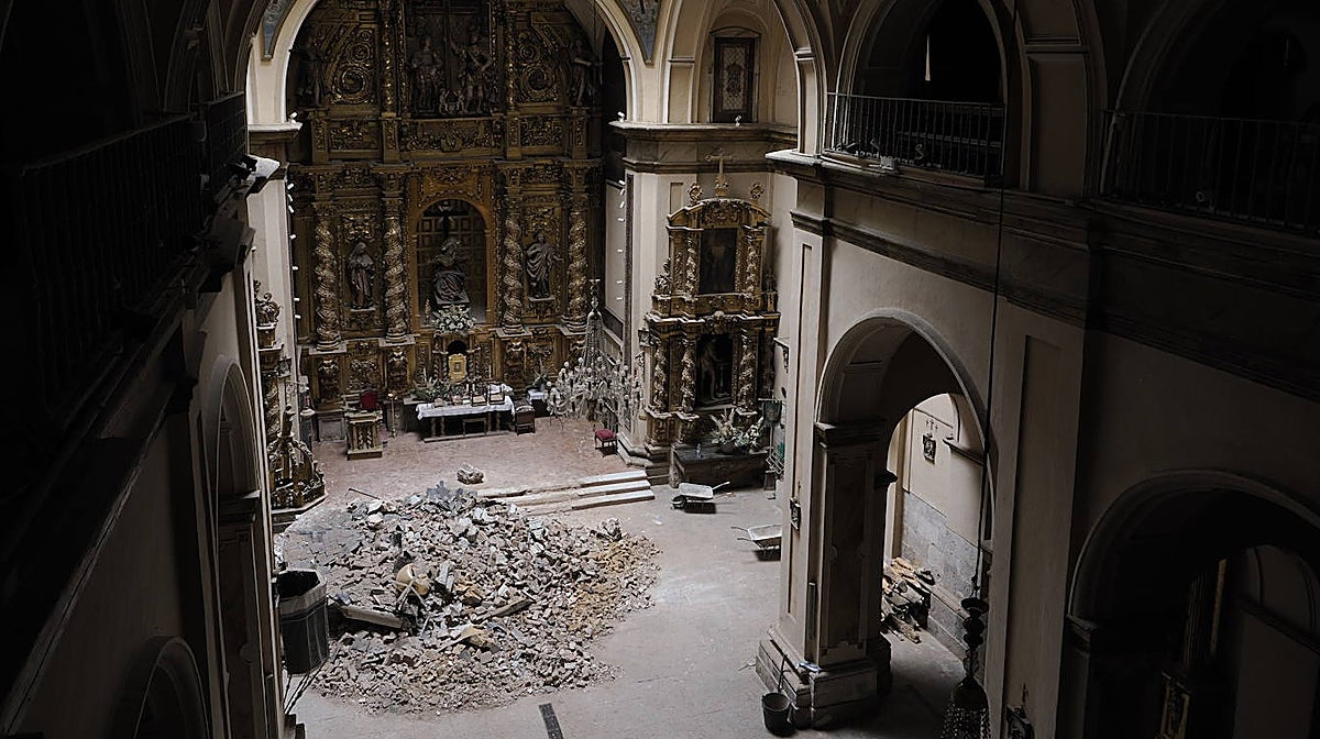 Estado en el que ha quedado el interior de la iglesia de la Vera Cruz en Valladolid