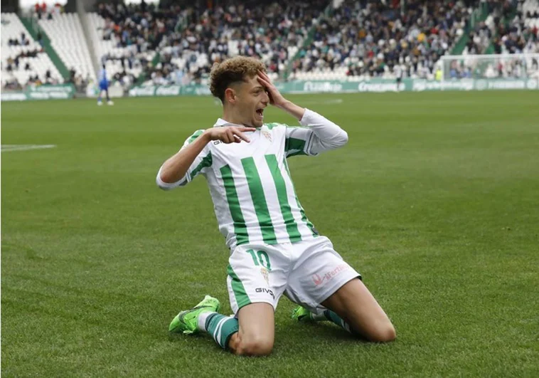 Simo dice adiós al Córdoba CF, que confirma las primeras bajas para la próxima temporada>