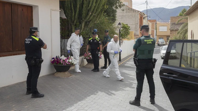 Sale de la UCI la mujer acuchillada por su hija en Murcia