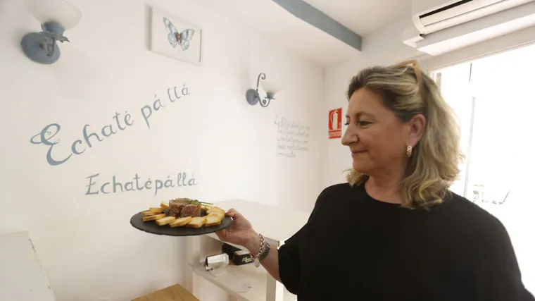 Ana Gener, con tartar de salchichón