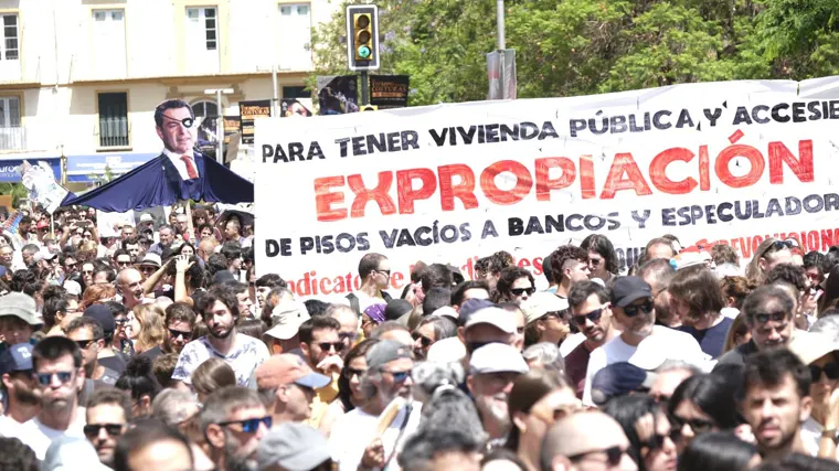 Inicio de la manifestación en la plaza de la Merced