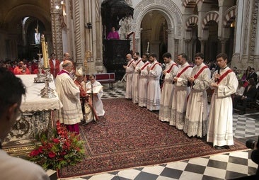 Ordenación de ocho nuevos sacerdotes en Córdoba: «Estáis listos para ser cada uno otro Cristo en medio del mundo»