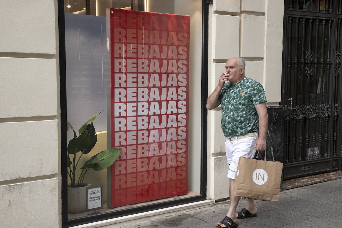 Las descafeinadas rebajas de verano en Córdoba, en imágenes