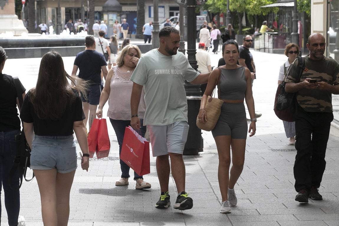 Las descafeinadas rebajas de verano en Córdoba, en imágenes