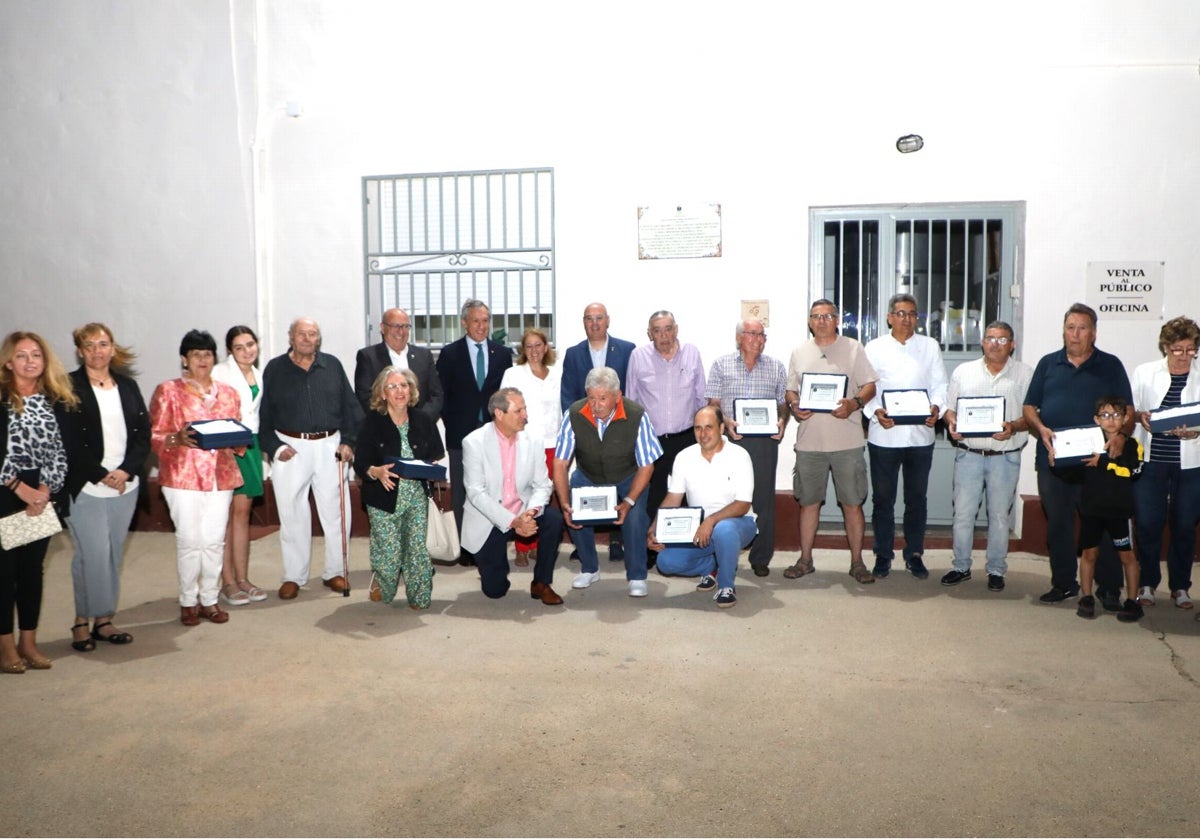 Fundadores y familiares reciben un reconocimiento