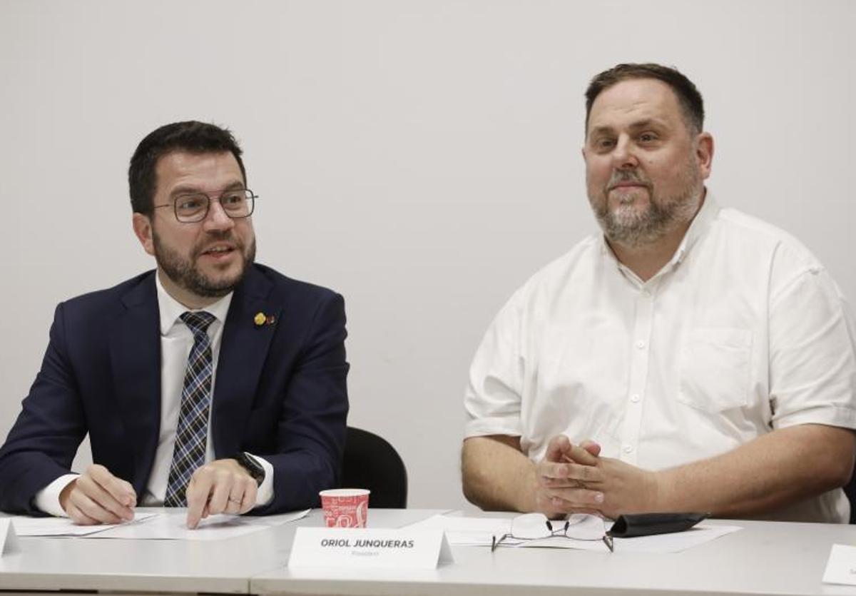 Aragonès y Junqueras en una reunión de ERC