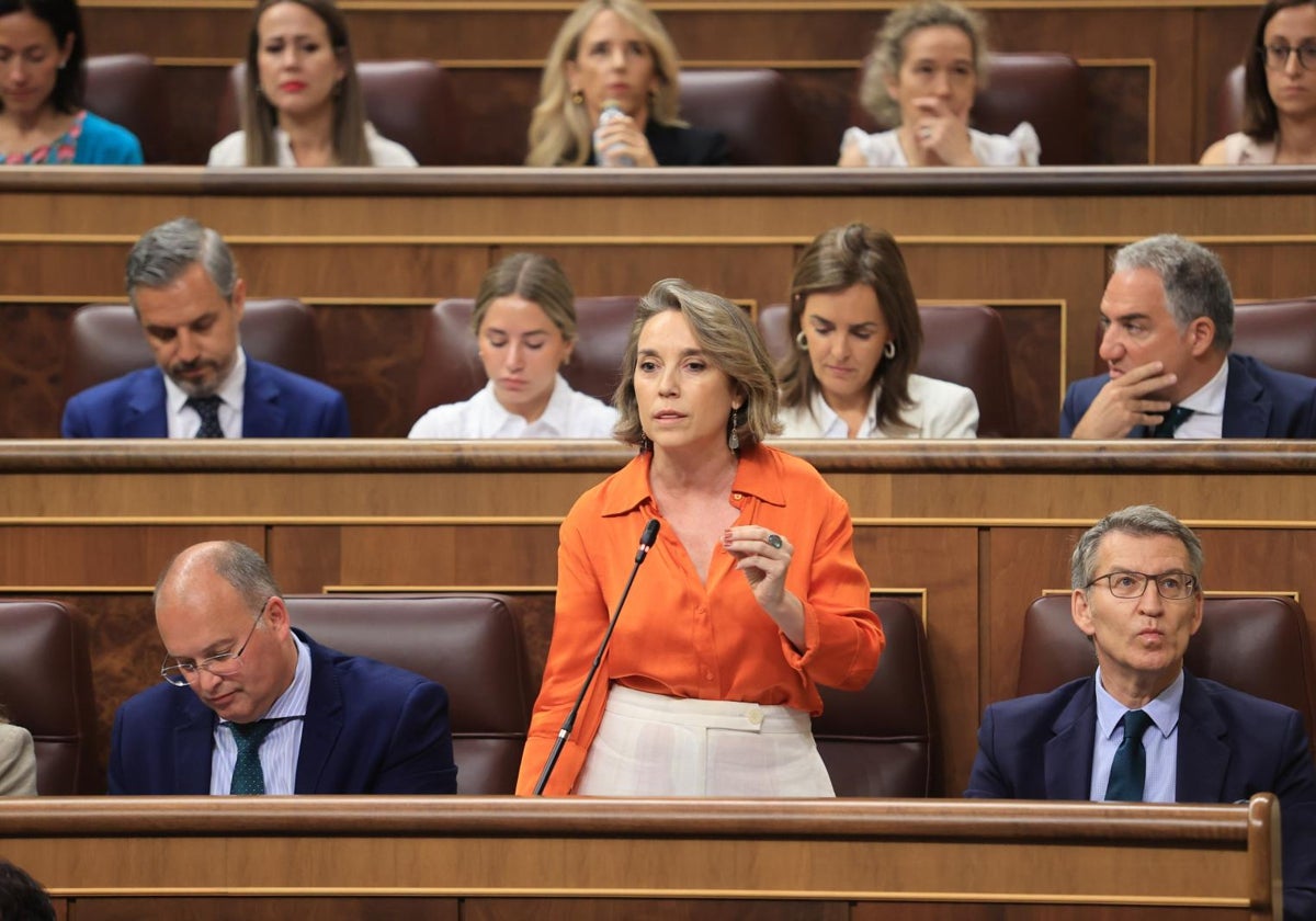 La secretaria general del Partido Popular, Cuca Gamarra, en el Congreso de los Diputados