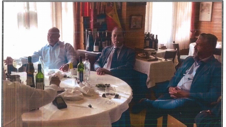 Antonio Navarro, Francisco Espinosa y Miguel Alemán en el restaurante La Quinta