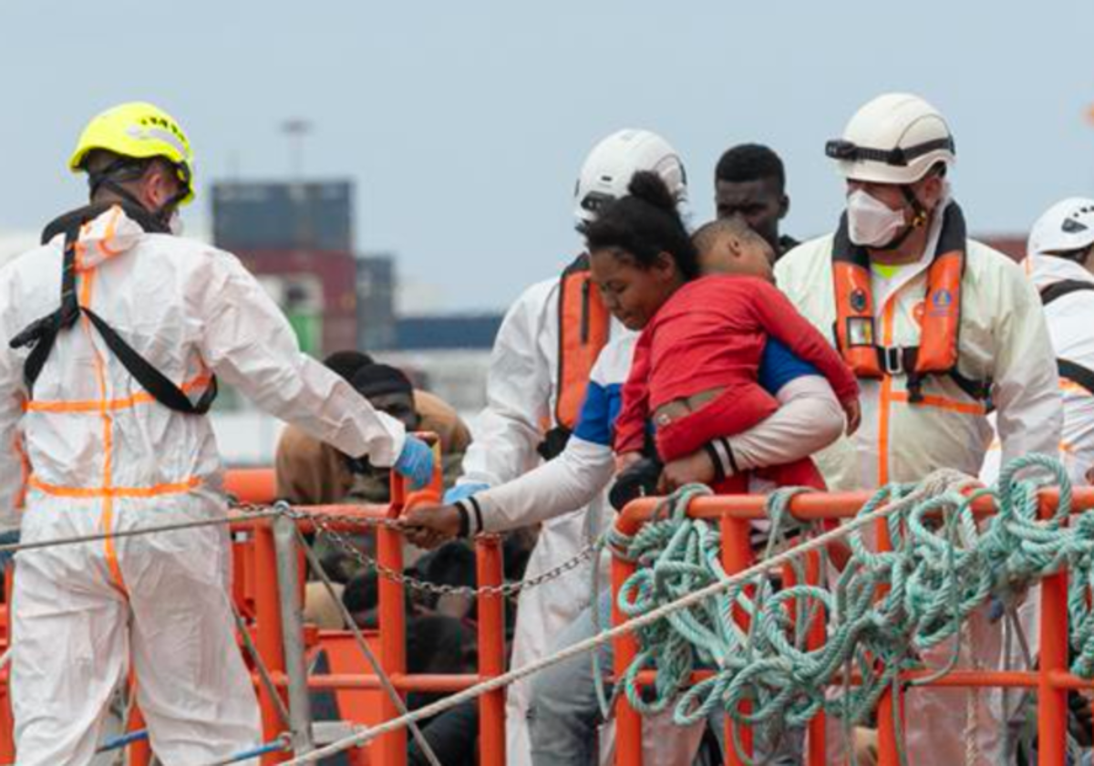 Lanzarote declara la Emergencia Social ante la situación de los menores  migrantes en la isla