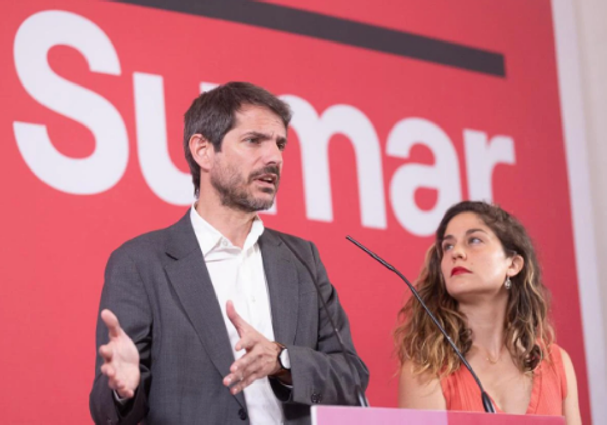 El portavoz y la secretaria de Organización de Movimiento Sumar, Ernest Urtasun y Lara Hernández